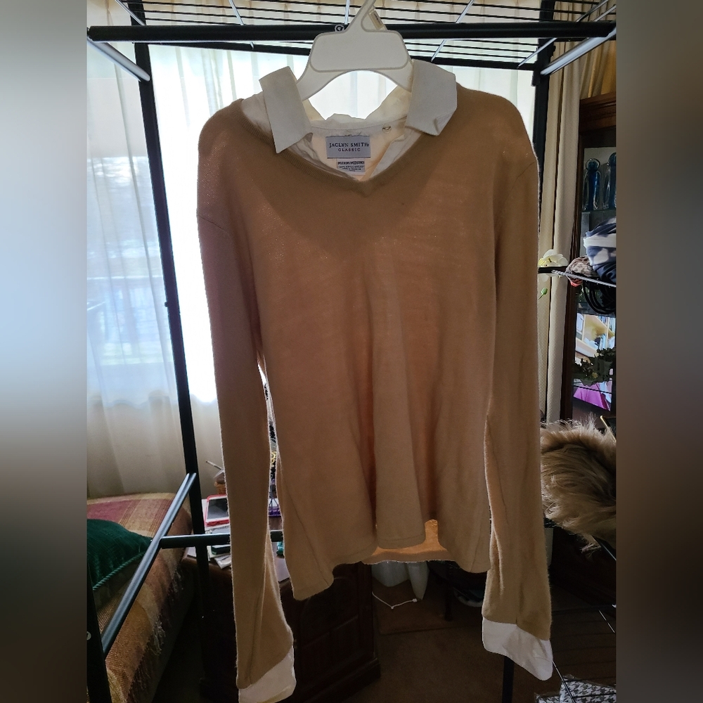 Jaclyn Smith Classic Tan/camel Sweater.  Layered Look Without The Bulk.